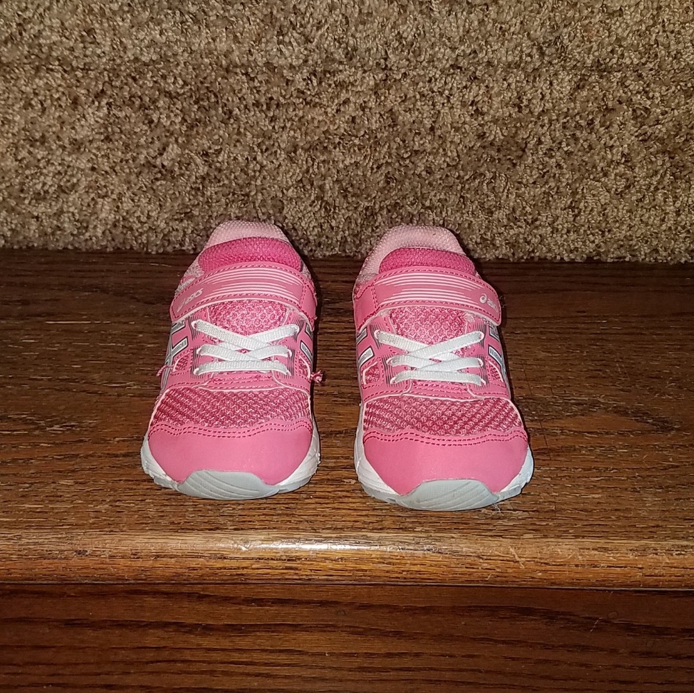 Toddler sneakers